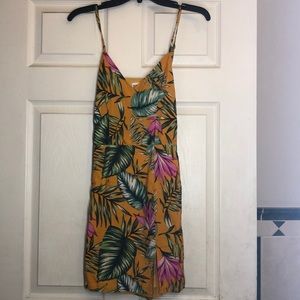 Tropical print dress size XS with open back!